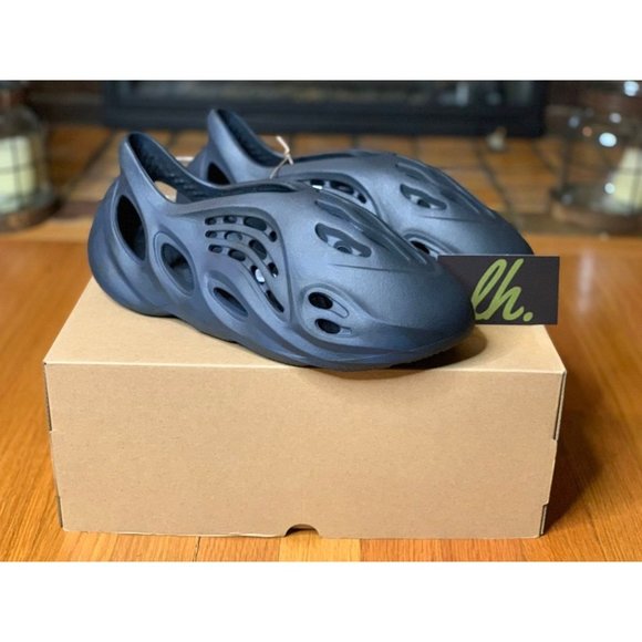 Size 11 Adidas Yeezy FoamRNNR "Mineral Blue" - Picture 4 of 5